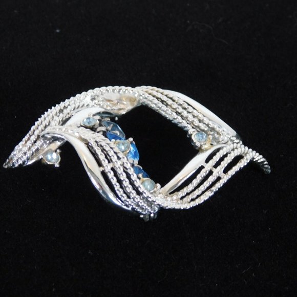 Blue Clear Rhinestones Ribbon Shape Coro Signed Brooch Pin Silver Tone Vintage - Picture 4 of 5